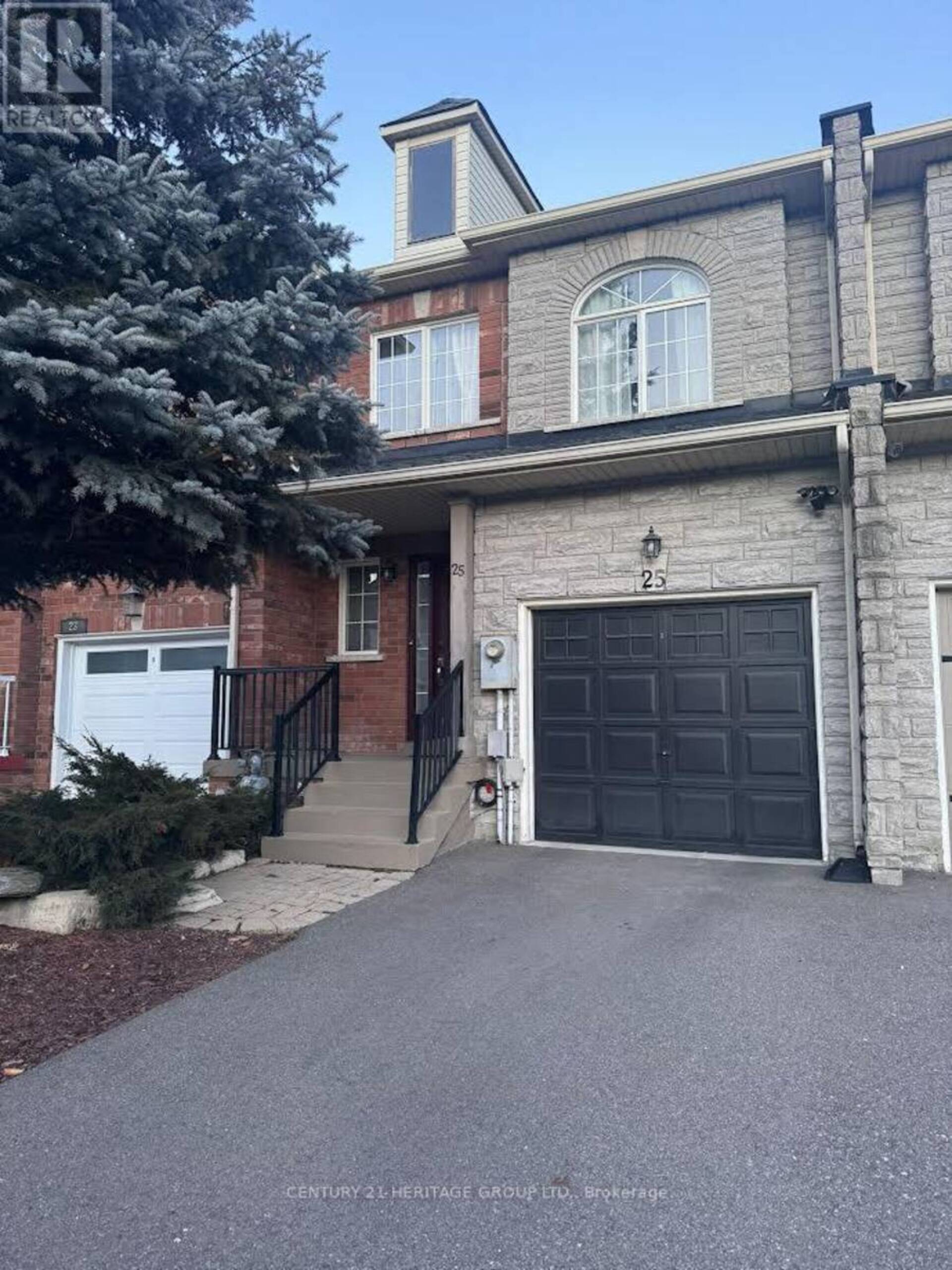 UPPER - 25 FOXCHASE AVENUE W Vaughan