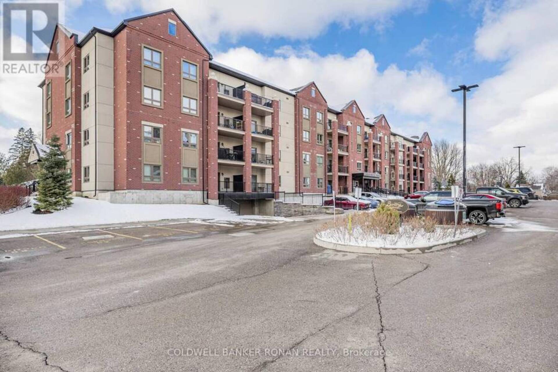 405 - 157 WELLINGTON STREET E New Tecumseth