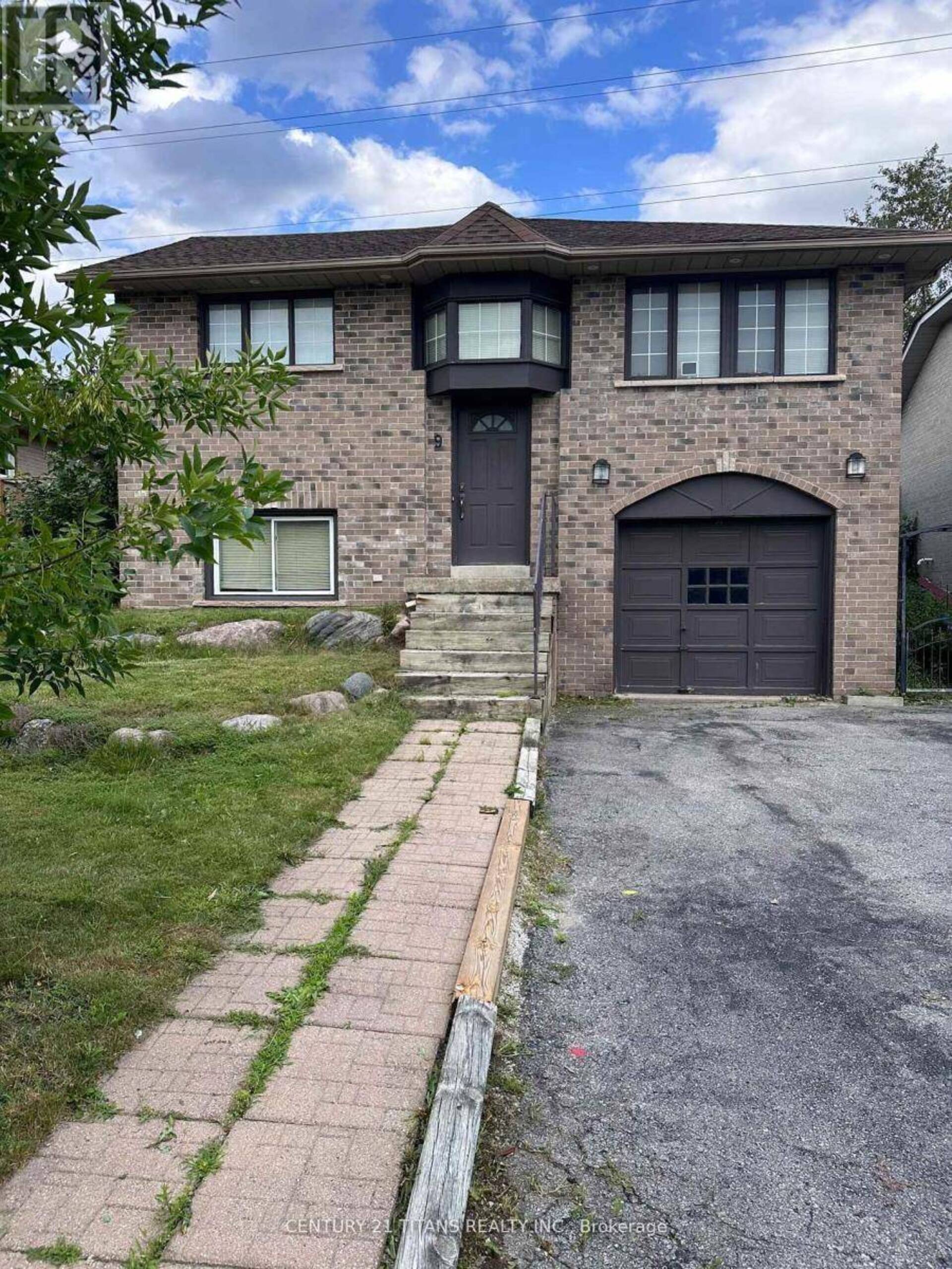 9 VISSER COURT Whitby