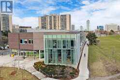 402 - 38 FOREST MANOR ROAD Toronto