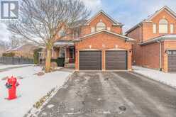 205 NARINIA CRESCENT Newmarket