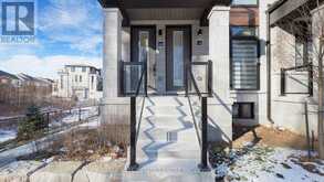 22 - 40 KNOTSBERRY CIRCLE Brampton