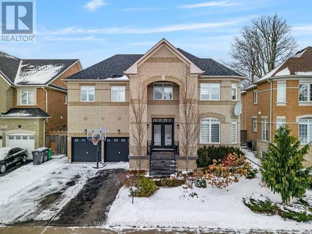 33 NOVA SCOTIA ROAD Brampton Ontario