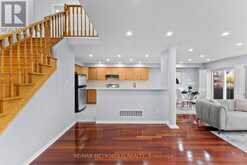 4 GROSBEAK CRESCENT Toronto