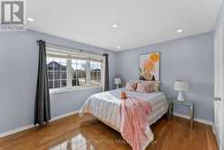 4 GROSBEAK CRESCENT Toronto