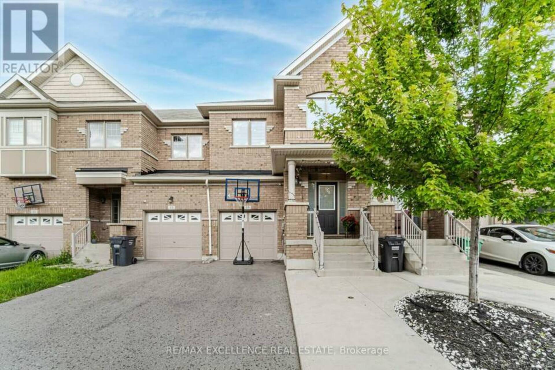 15 DAVENFIELD CIRCLE Brampton