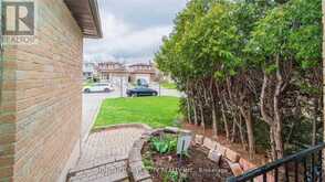 7 NEWBRIDGE CRESCENT Brampton