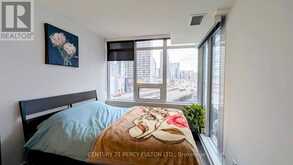 807 - 19 BATHURST STREET Toronto