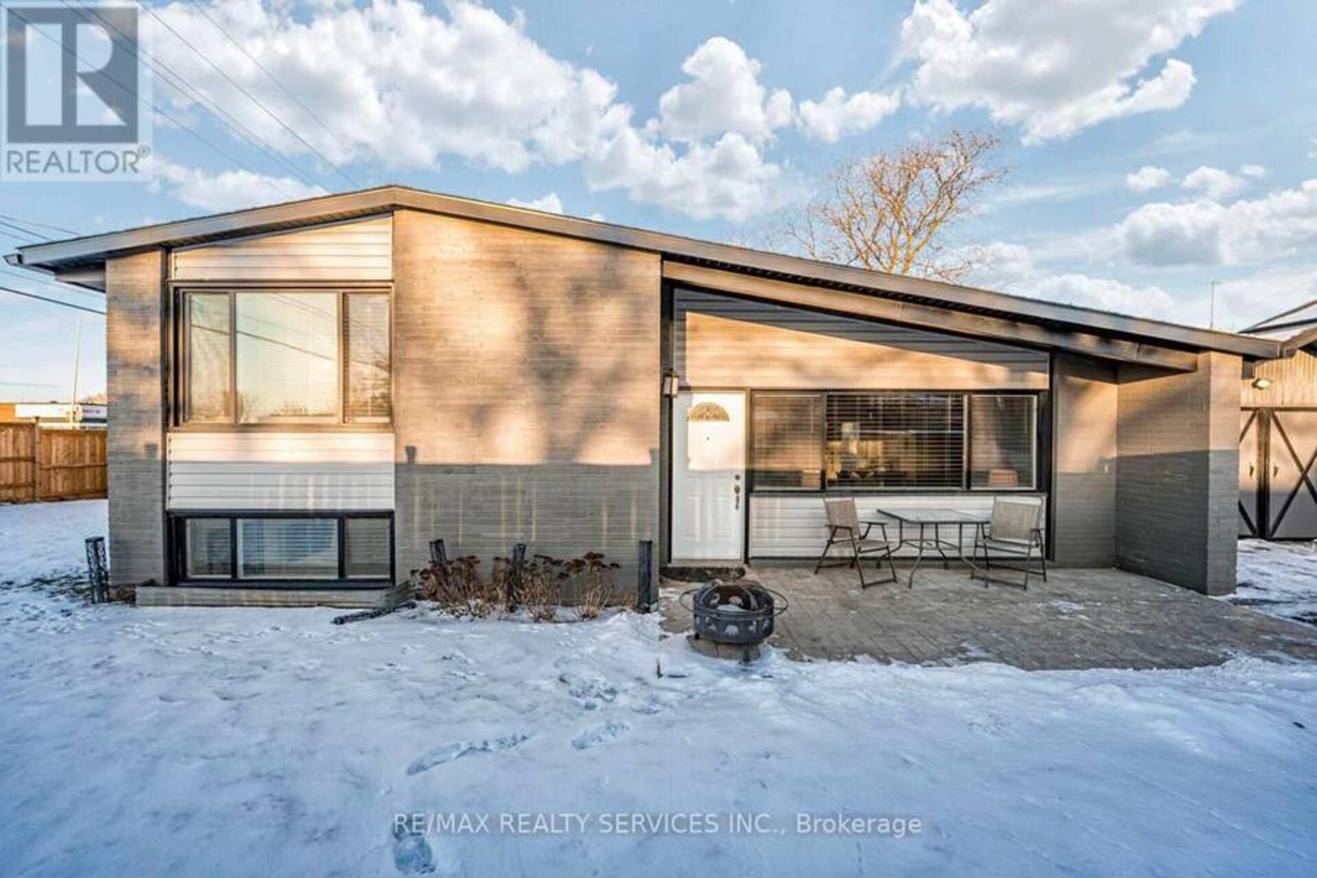 294 STEELES AVENUE E Milton