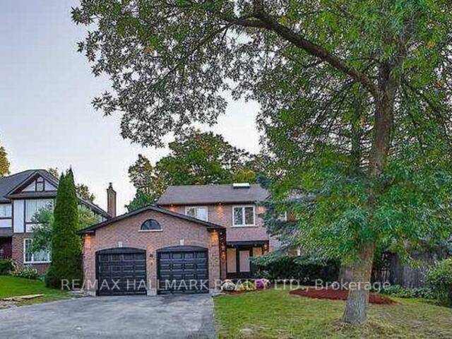 6 MCCLENNY DRIVE Aurora Ontario