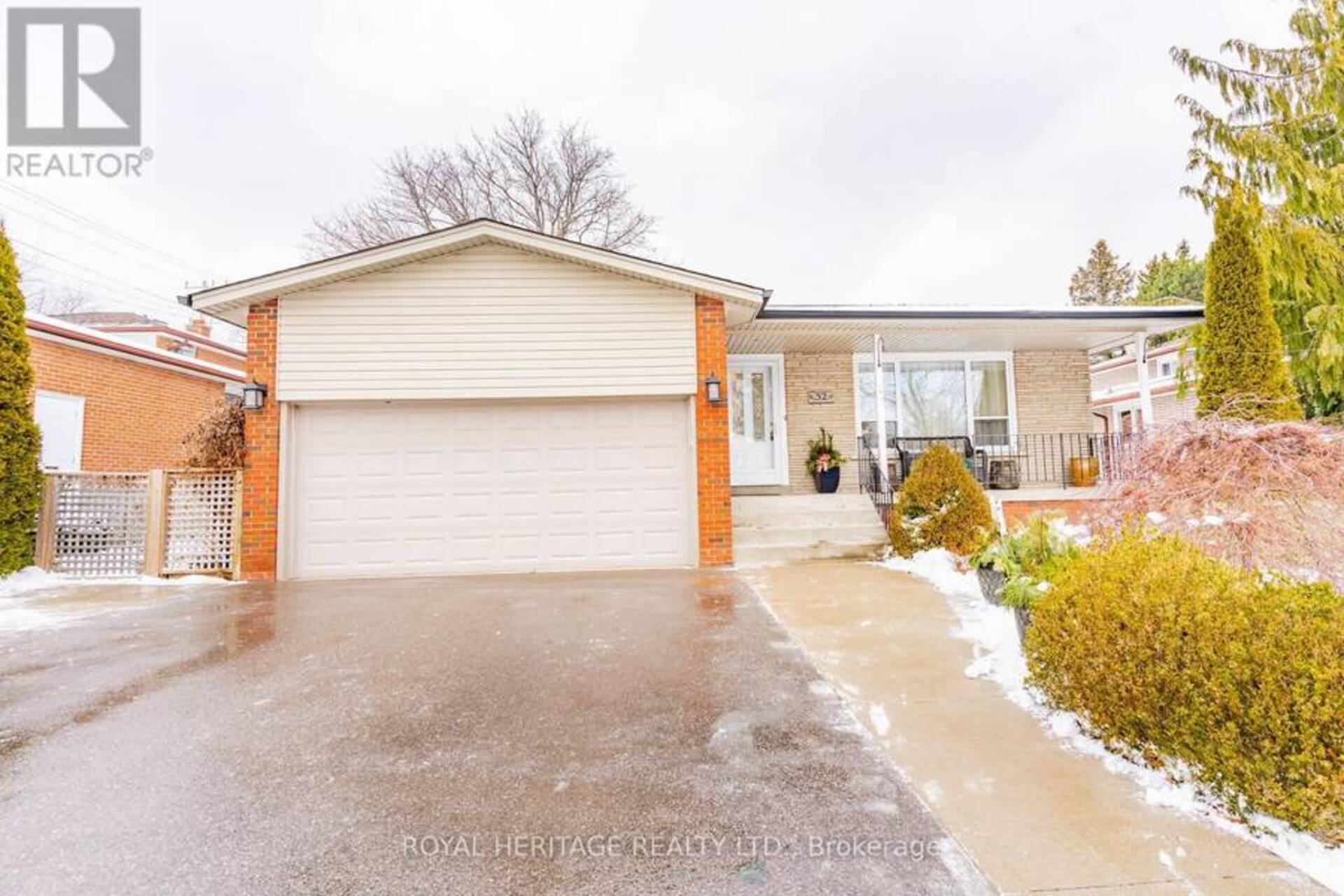 32 DEARHAM WOOD Toronto