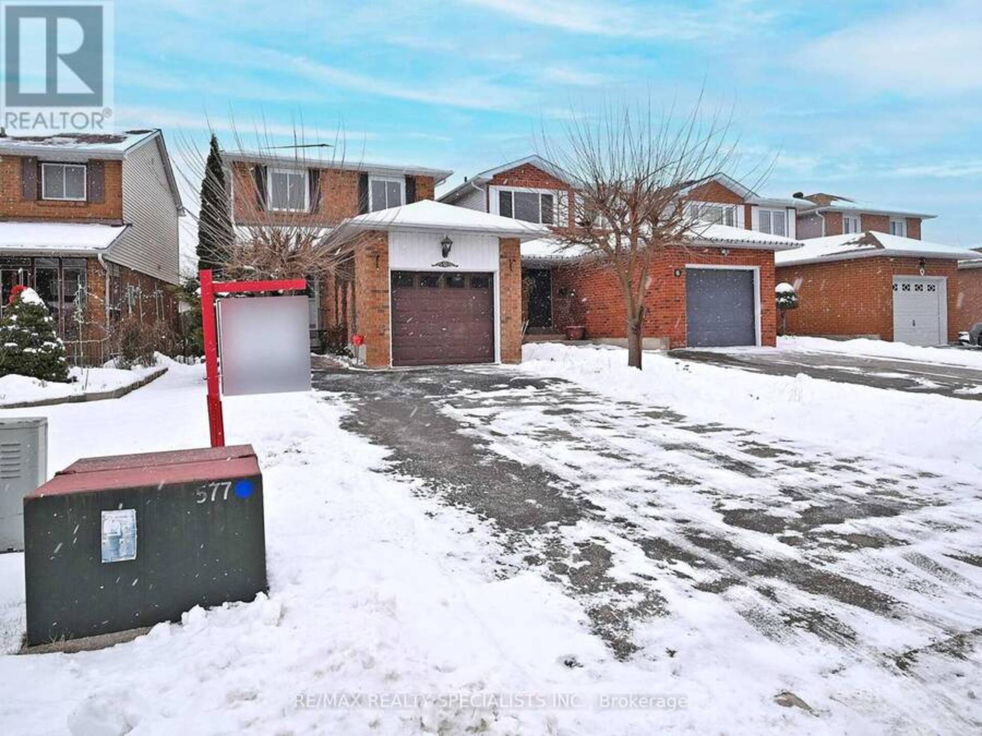 8 STEPHENSEN COURT Brampton