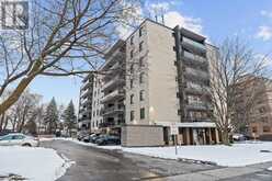 406 - 825 KENNEDY ROAD N Toronto