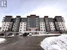 213 - 15 KNEESHAW DRIVE Barrie