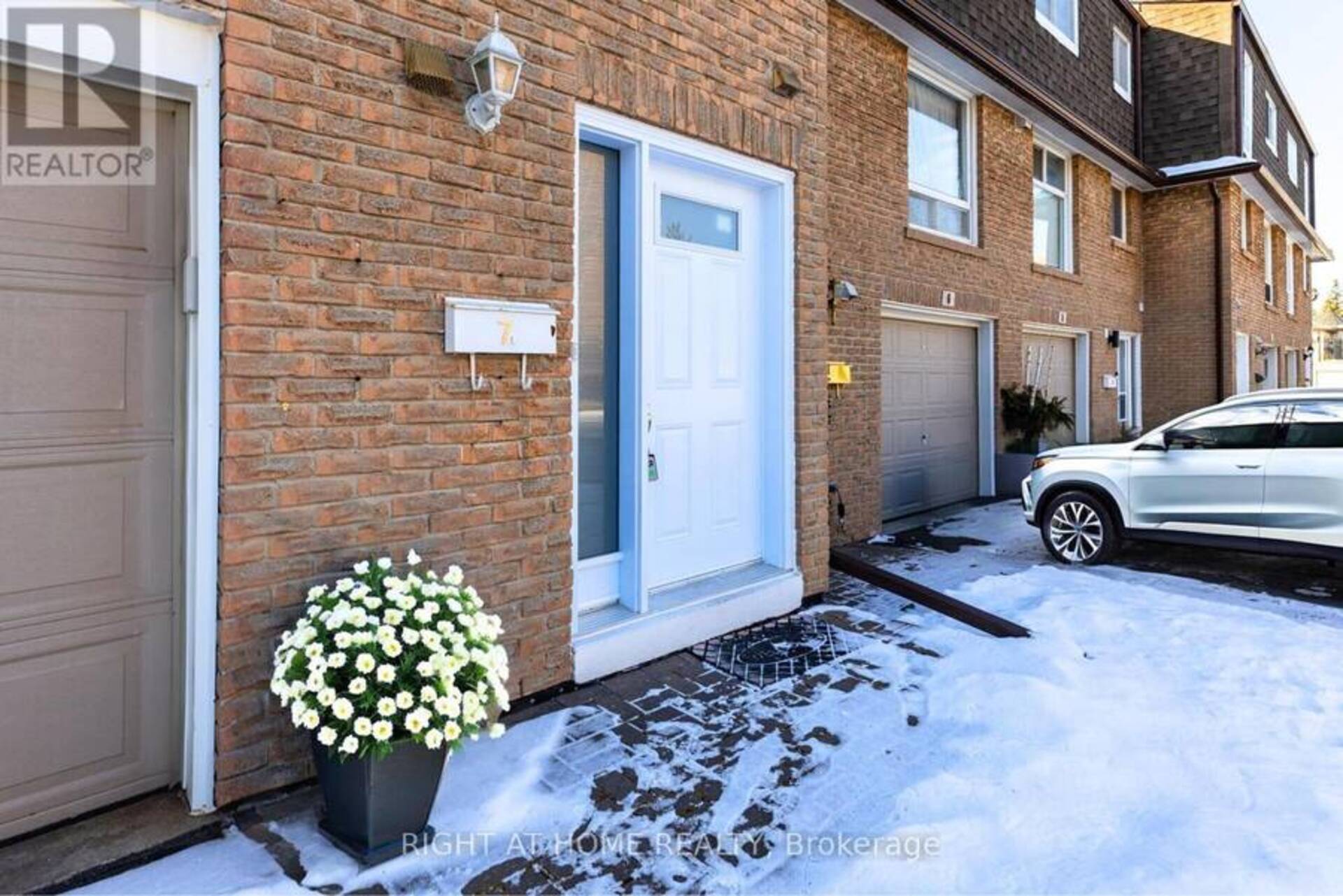 7 - 640 RATHBURN ROAD E Mississauga