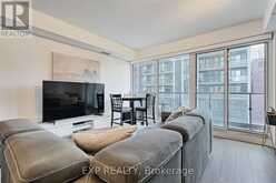 609 - 251 JARVIS STREET Toronto