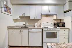 423 - 35 SARANAC BOULEVARD Toronto