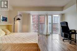 423 - 35 SARANAC BOULEVARD Toronto