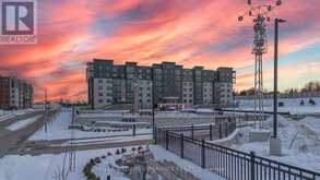 408 - 15 KNEESHAW DRIVE Barrie