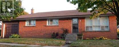 33 WARNICA AVENUE Toronto