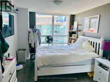 PH2 - 19 GRAND TRUNK CRESCENT Toronto