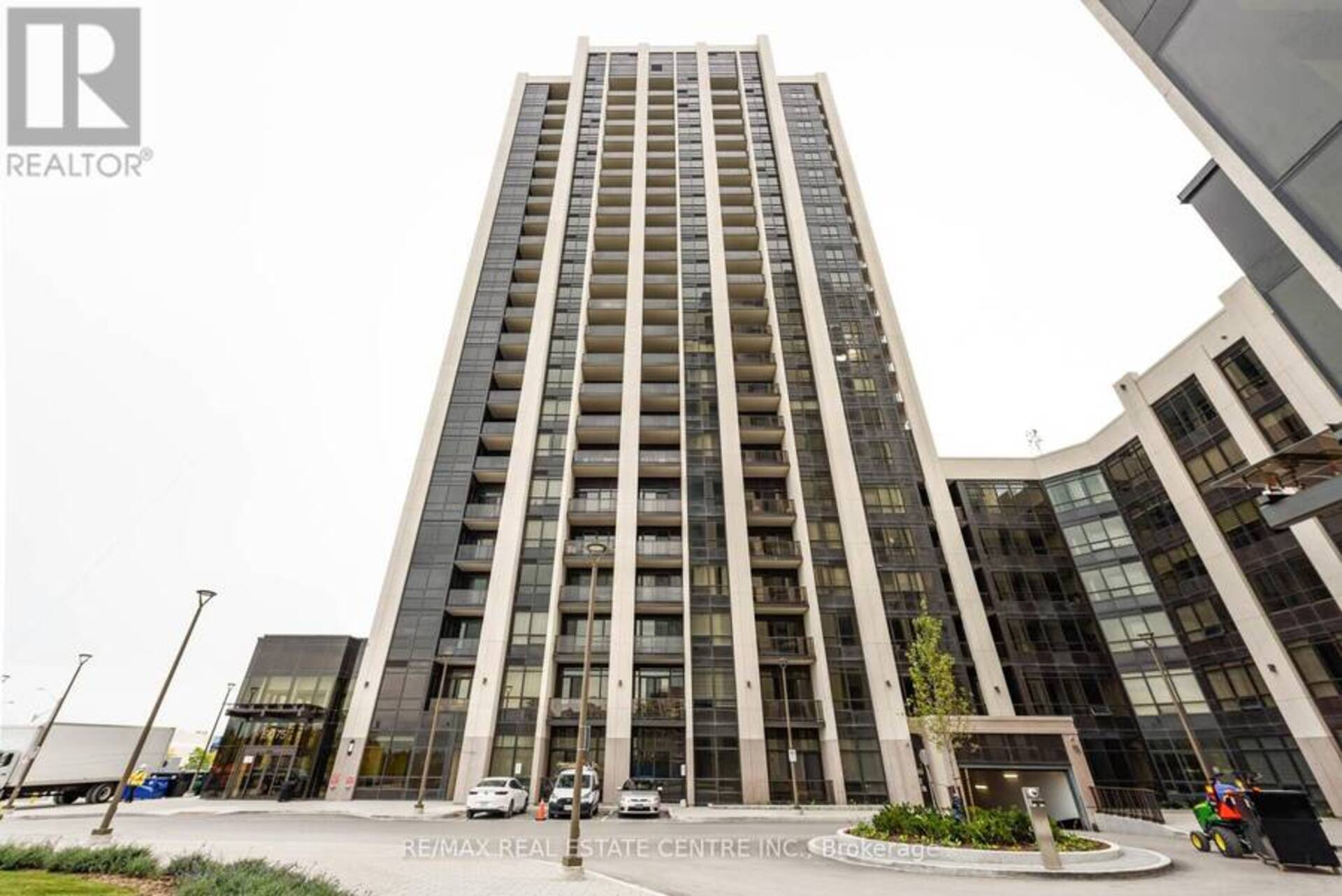 910 - 9075 JANE STREET Vaughan