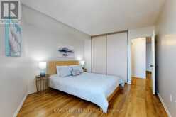 2504 - 270 QUEENS QUAY W Toronto