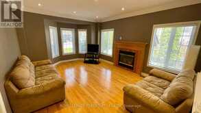 2114 HELMSLEY AVENUE Oakville