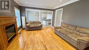 2114 HELMSLEY AVENUE Oakville