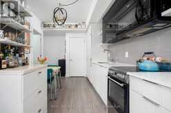 401 - 6 PARKWOOD AVENUE Toronto