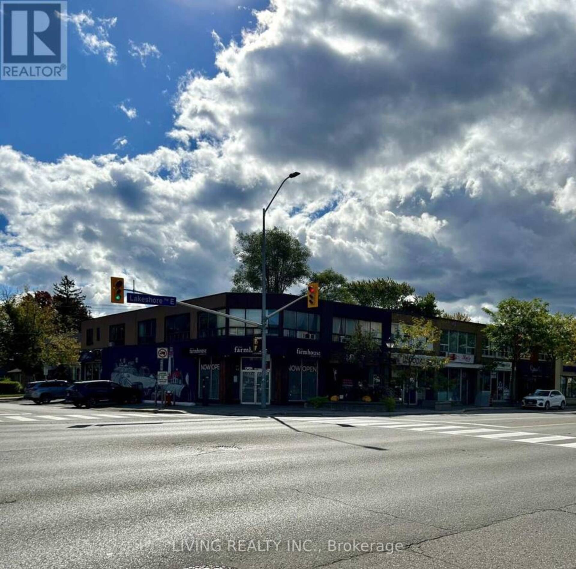 279 LAKESHORE ROAD E Mississauga