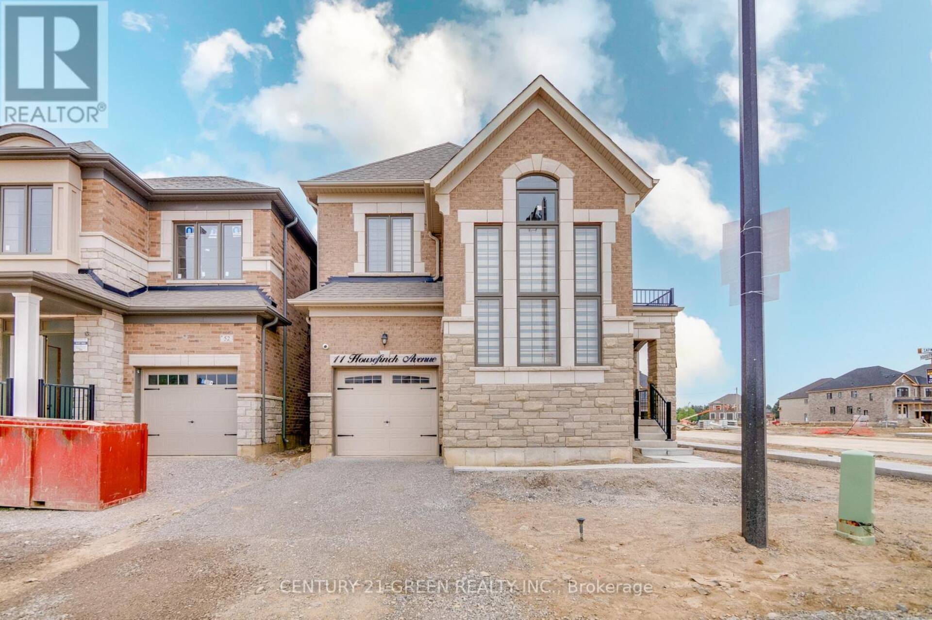 11 HOUSEFINCH AVENUE Brampton