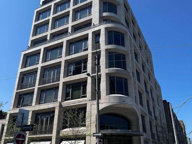 404 - 128 HAZELTON AVENUE Toronto Ontario