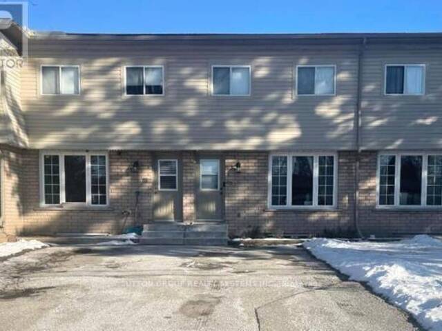 18 - 113 BONAVENTURE DRIVE Hamilton Ontario