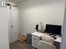 525 - 100 EAGLE ROCK WAY Vaughan