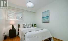 10 LEIGHTON COURT Toronto