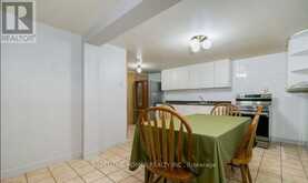 10 LEIGHTON COURT Toronto