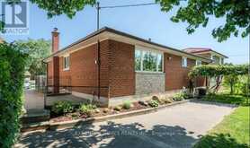 10 LEIGHTON COURT Toronto