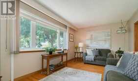 10 LEIGHTON COURT Toronto