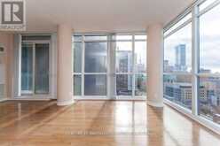 1610 - 770 BAY STREET Toronto