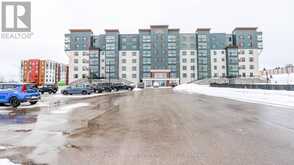 414 - 15 KNEESHAW DRIVE Barrie