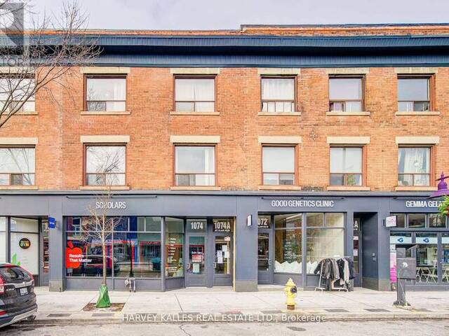 4 - 1074 ST CLAIR AVENUE W Toronto Ontario