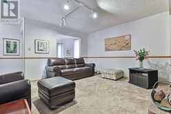 5 CHIEFSWOOD SQUARE Toronto