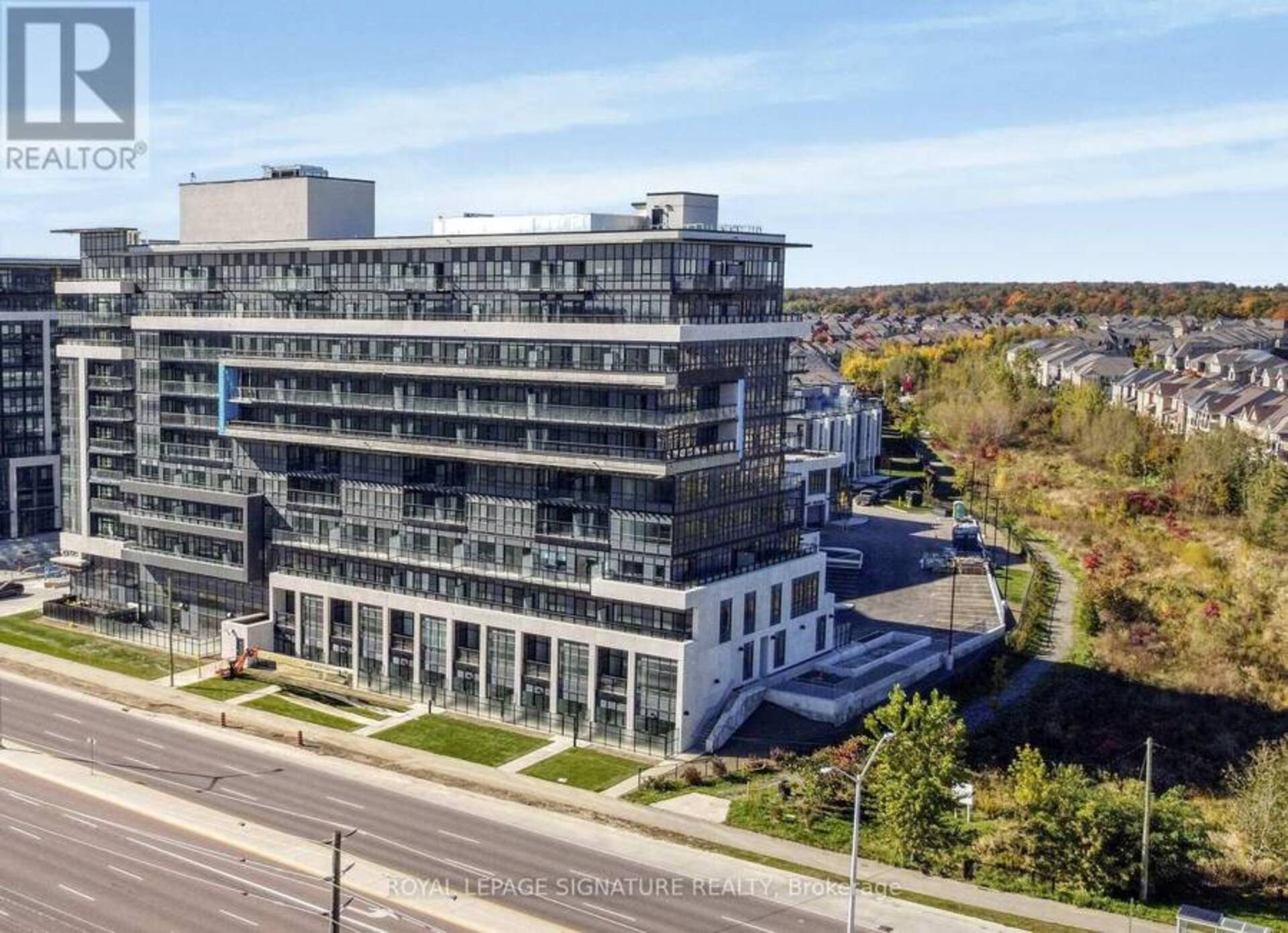 816 - 395 DUNDAS STREET W Oakville