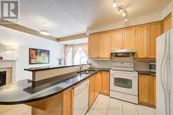 TH103 - 32 KENASTON GARDENS Toronto