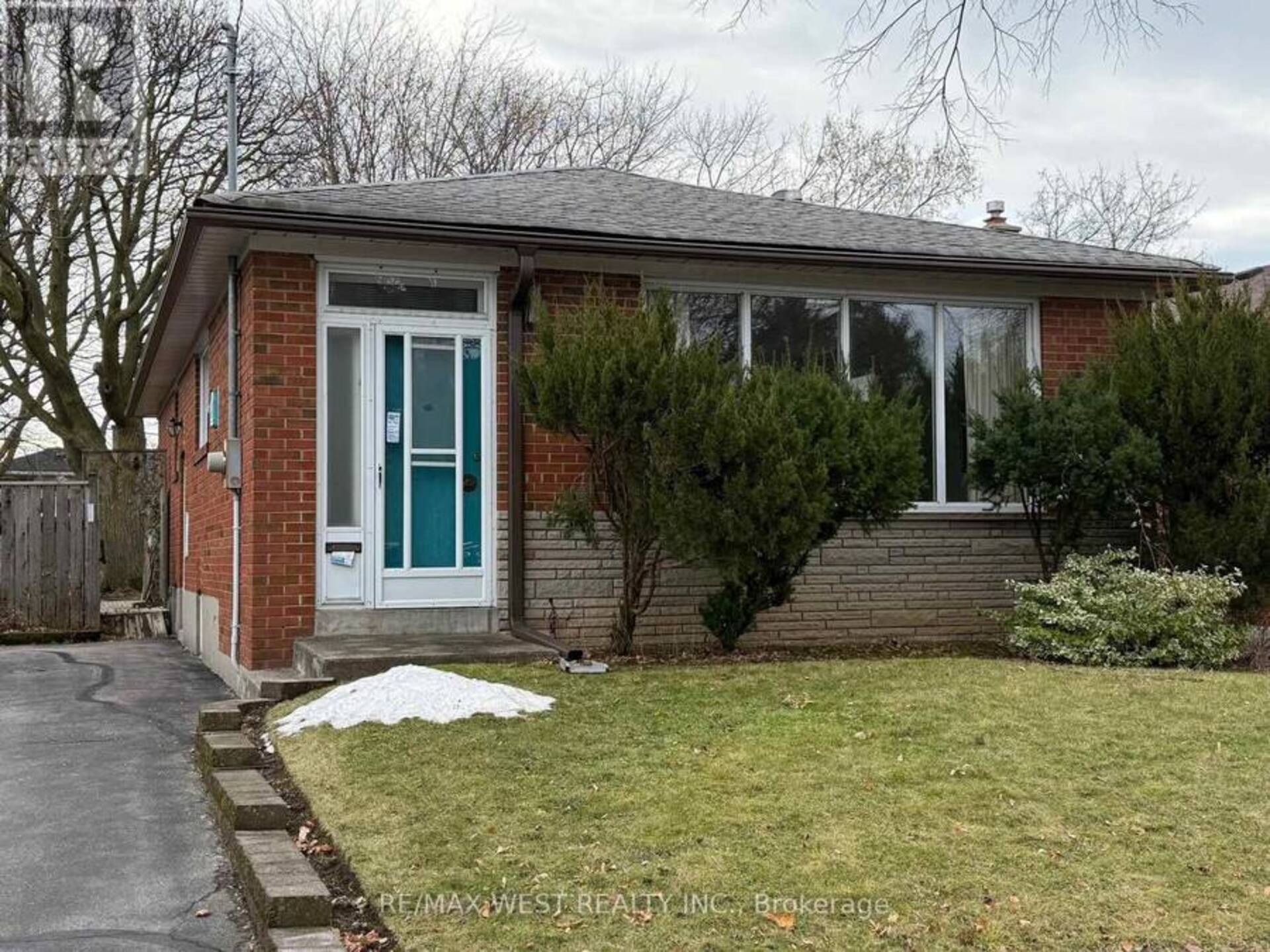 15 ARNOTT STREET Toronto