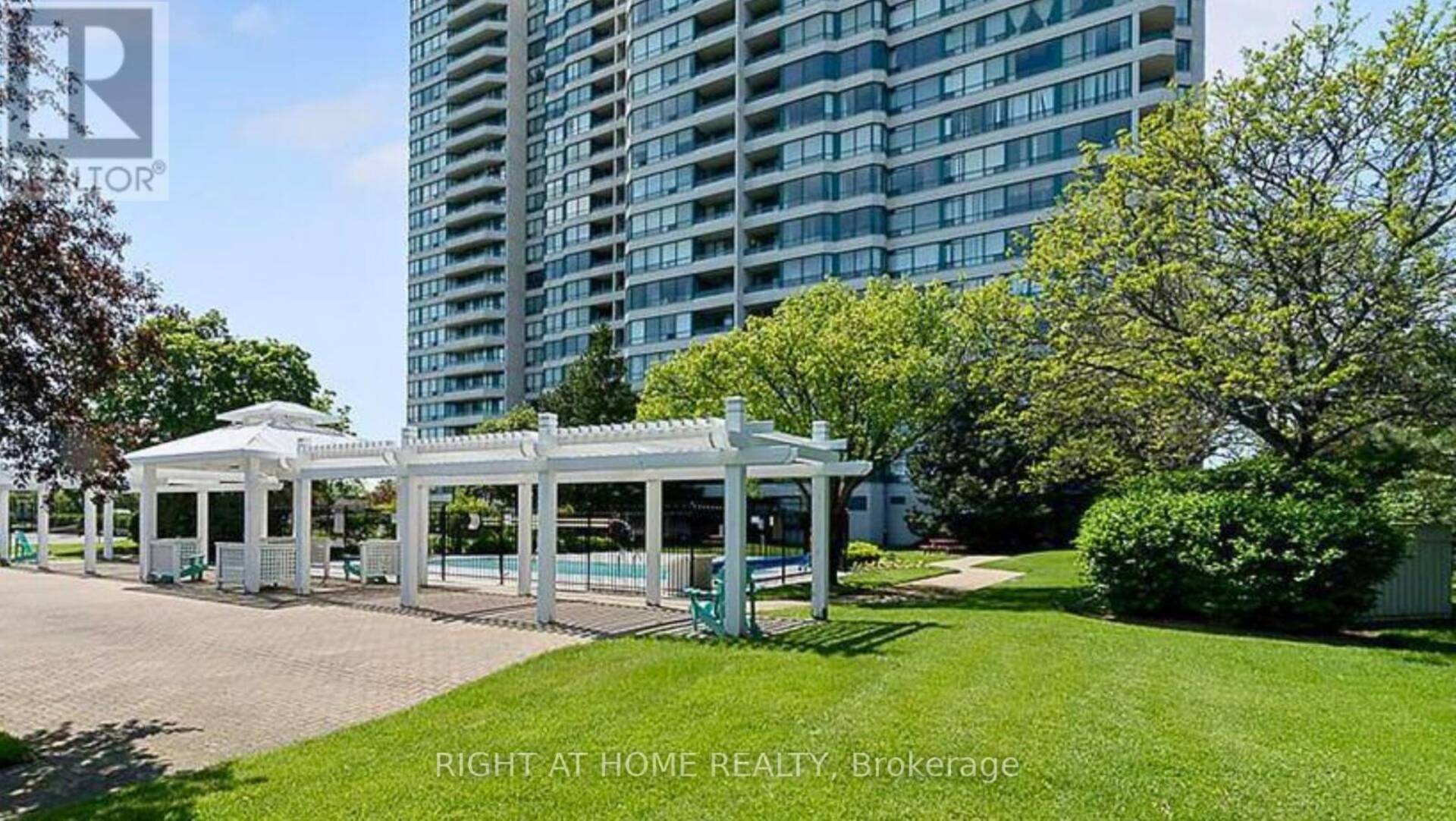 914 - 550 WEBB DRIVE Mississauga