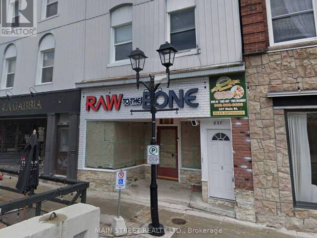 COMM - 237 MAIN STREET S Newmarket Ontario