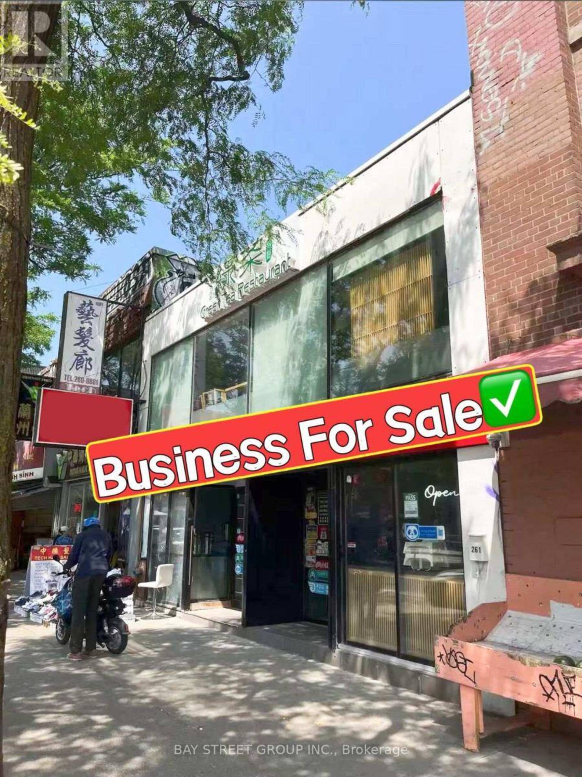 UPPER - 261 SPADINA AVE AVENUE Toronto