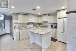 901 - 7460 BATHURST STREET W Vaughan